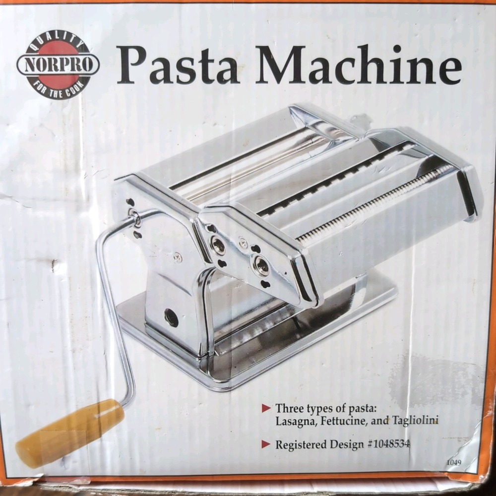 Norpro Manual Pasta Machine #1049 lasagna fettuccine used once
